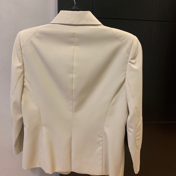 Trina Turk Jacket in bone color size 4. Like new! - Picture 3 of 11